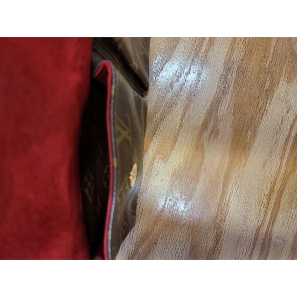 Authentic LOUIS VUITTON Monogram Viva-Cite MM - Picture 14 of 16